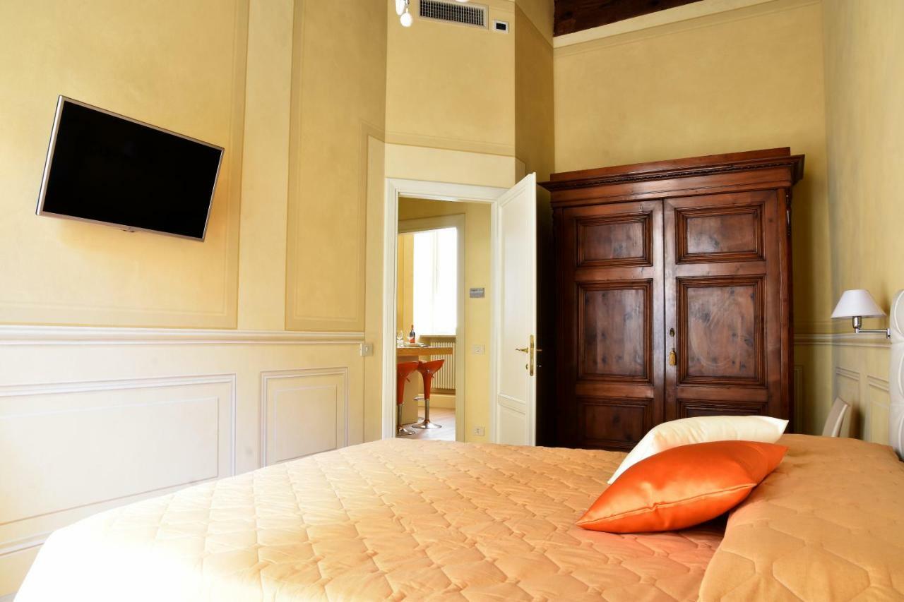 Stella Polare - Luxury Apartment Лукка Экстерьер фото